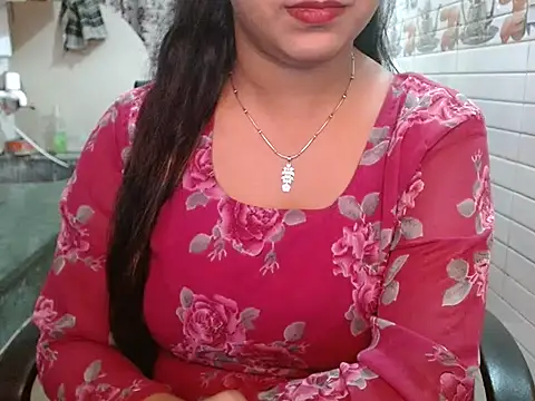 LovingPihu's cam snapshot