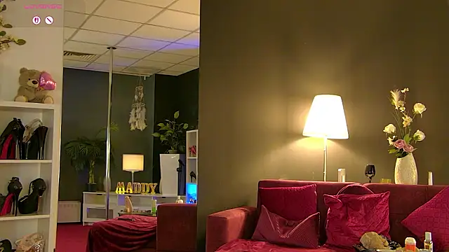 MaddyHeart live sex cam
