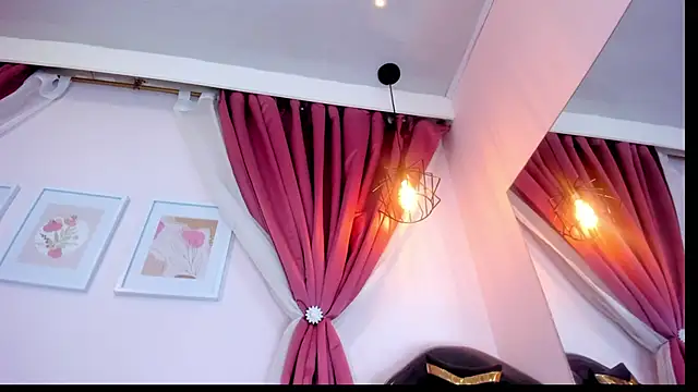 Saray_Becker_'s cam snapshot