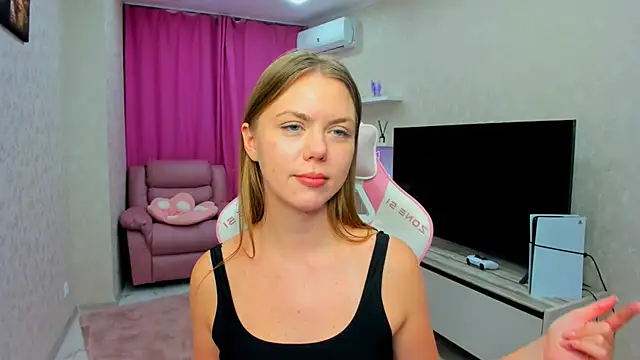 Strawberrye live sex cam