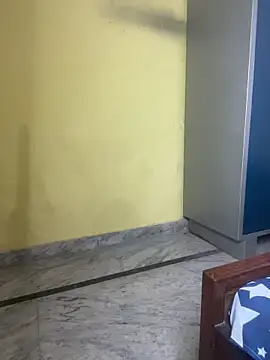 Sassy-Annie live sex cam