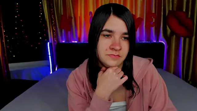 _Polly_Love_'s cam snapshot