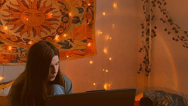 AliceCUNTach's cam snapshot