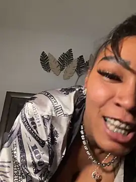 QUEENCALIMOD live sex cam