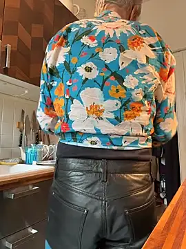 SexyLeon8 live sex cam