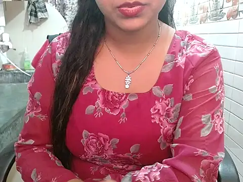 LovingPihu's cam snapshot