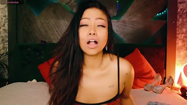 ElyaQuinn live sex cam