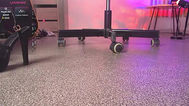 MilaStoyne live sex cam