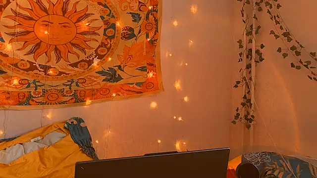 AliceCUNTach's cam snapshot