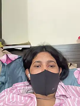 raavigirl's cam snapshot