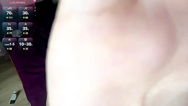 Little_ines's cam snapshot