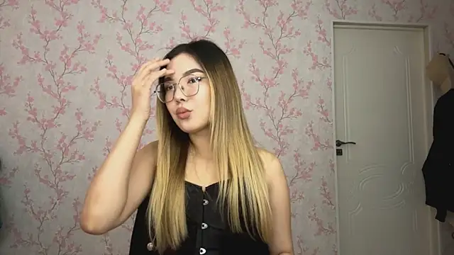 Elina_Mottel's cam snapshot