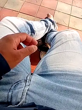 Horny-boyyy live sex cam