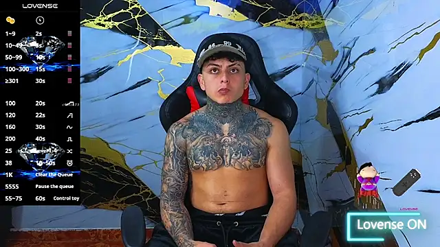 Kevin22_222 live sex cam