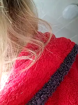 gentleblonde's cam snapshot