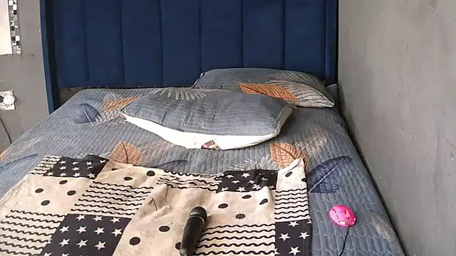 FREAKBARBIE02's cam snapshot