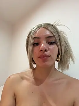 romanovanita's cam snapshot