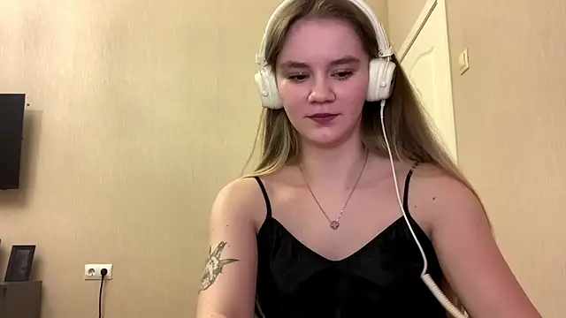 AgnesShy_'s cam snapshot