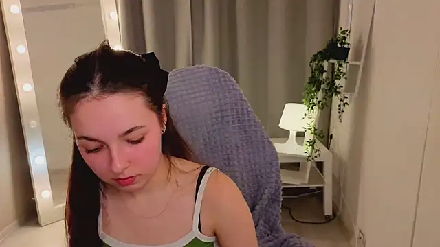 BellaThery's cam snapshot