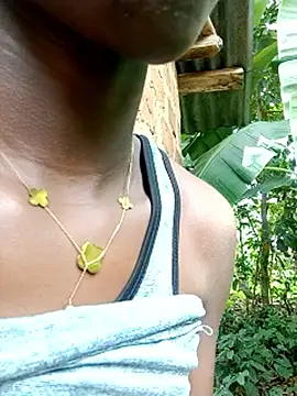 Black_juicy24 live sex cam