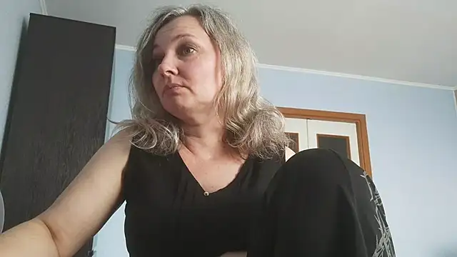 EdithManning's cam snapshot