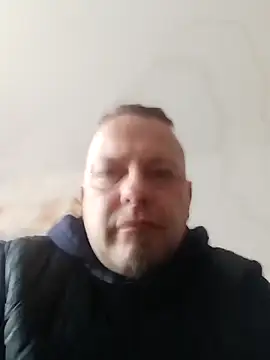 ich411983 live sex cam