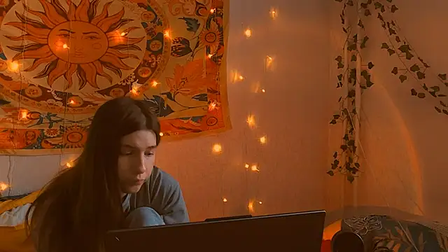 AliceCUNTach's cam snapshot