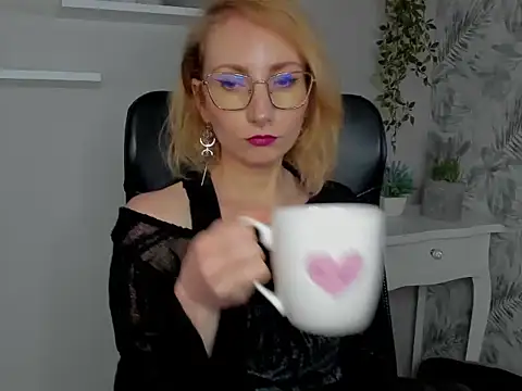 CinderellaMoon's cam snapshot