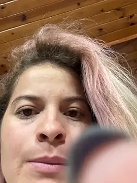 AriBeautiful live sex cam