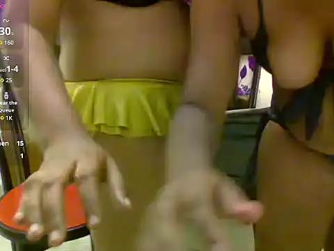 Teekhi_mirchii's cam snapshot