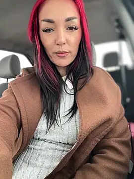 MeganFoxiy's cam snapshot