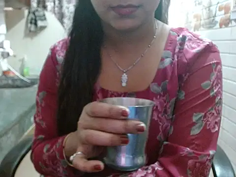 LovingPihu's cam snapshot