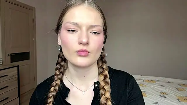 Milayouknow's cam snapshot