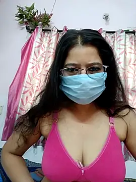 thanusi_2's cam snapshot