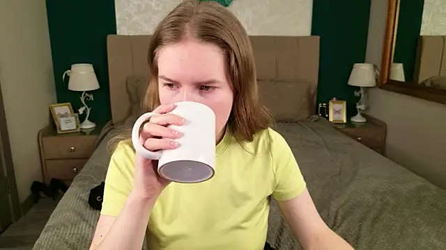 Alida_Brice's cam snapshot