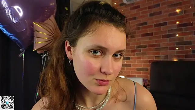 FoxFever's cam snapshot