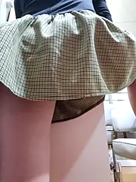 Nail_Yummy live sex cam