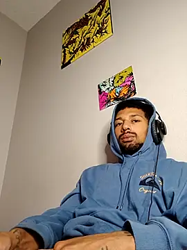 BigPrettyDick777 live sex cam