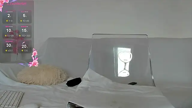 hornyemma__'s cam snapshot