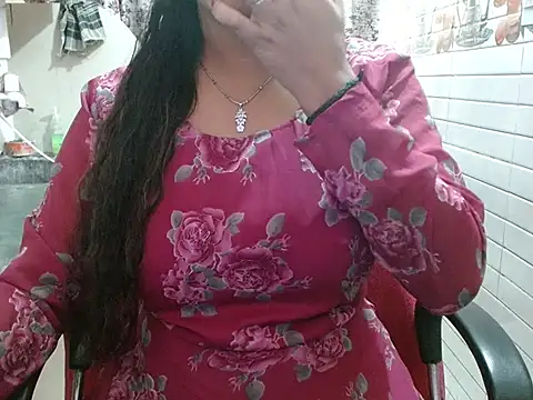 LovingPihu's cam snapshot