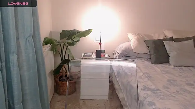 YourSpanishGoddess live sex cam