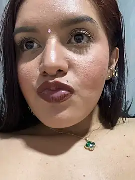 Melanyprada live sex cam
