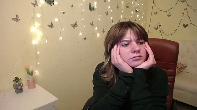 AnnaWest_'s cam snapshot