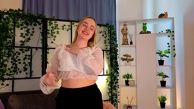 IvetteLabore's cam snapshot