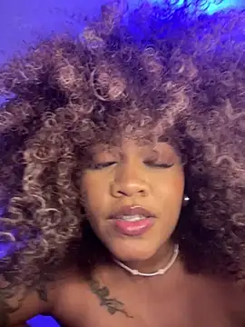 riri_brunnete live sex cam