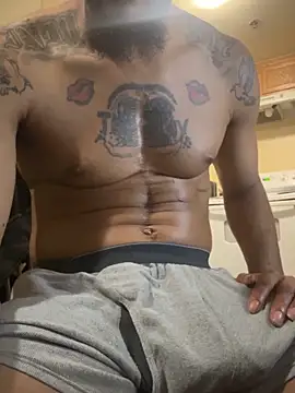 thefreakscomeoutatnight live sex cam