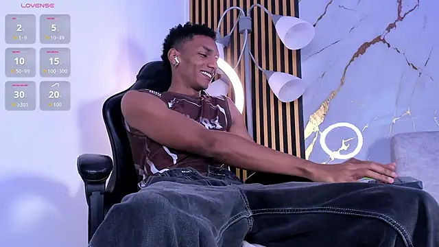 JulienSaint live sex cam