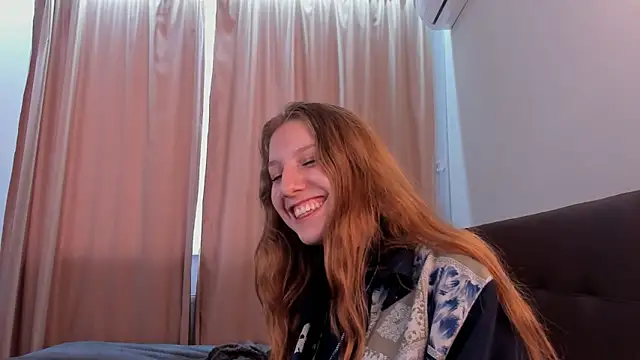 HazeLuneth live sex cam