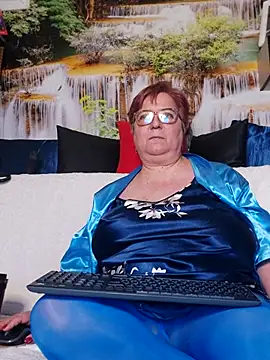 QueenPammy1 live sex cam