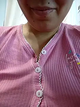 Emilyhomegirl1 live sex cam